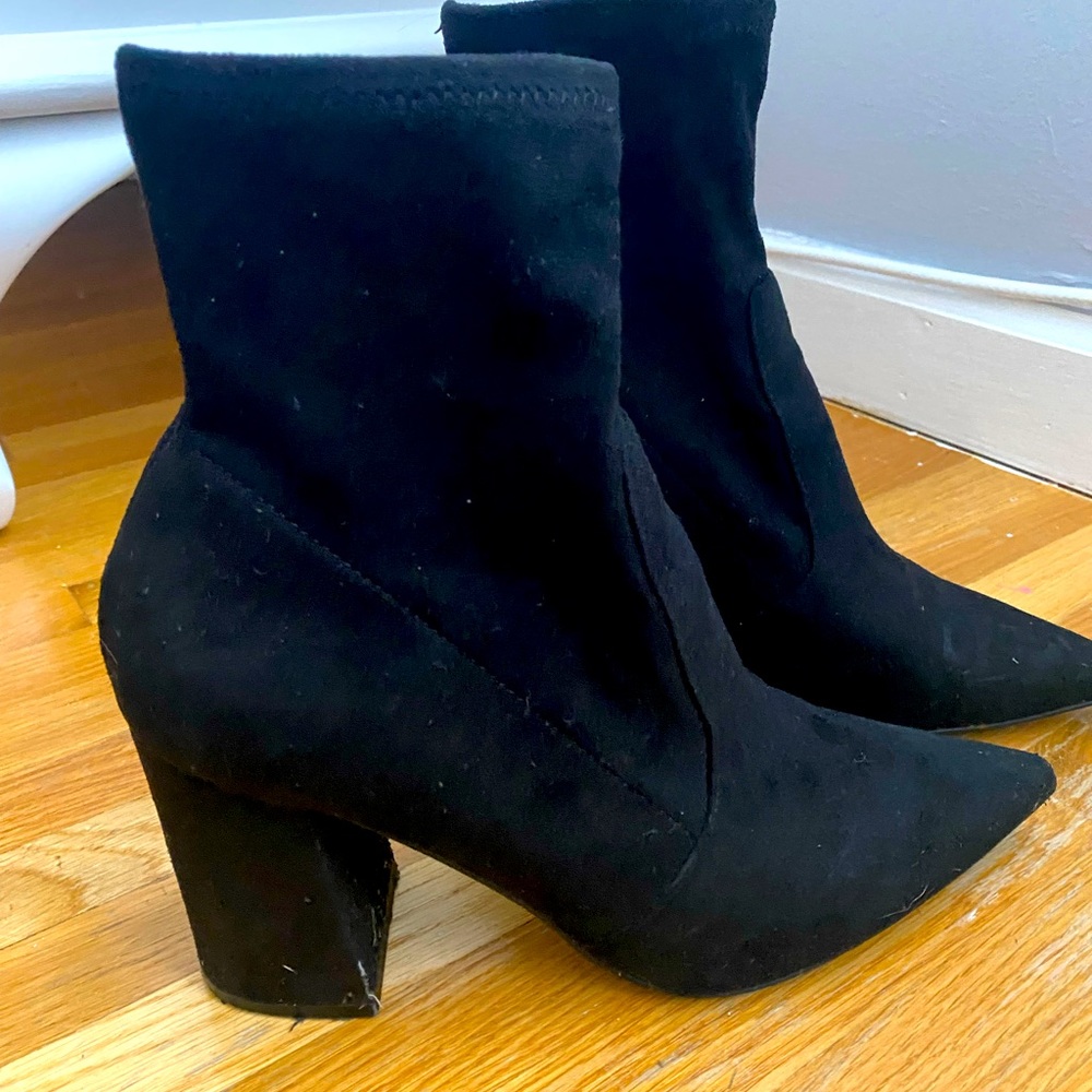 Steve Madden black short booties